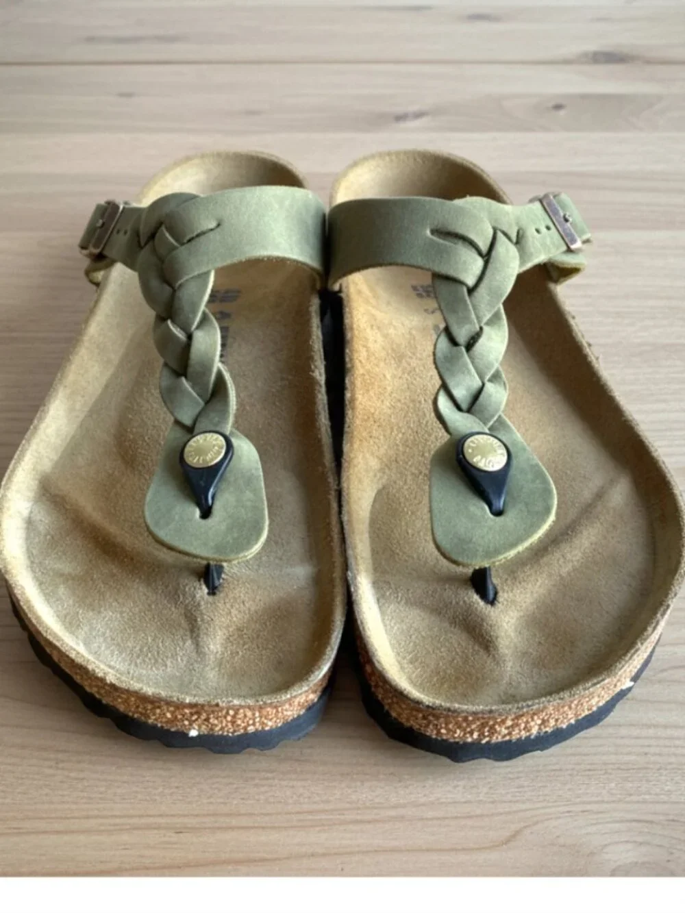 Birkenstock Gizeh Light Olive Green Oiled Leather Sandals Womens 9–9.5 EU 40